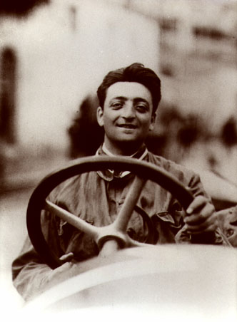 Enzo Ferrari en su juventud