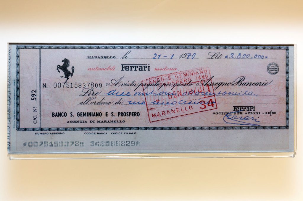 Cheque firmado por Ferrari